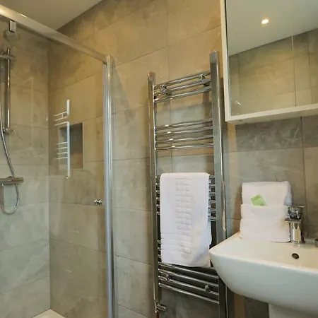 Apartman Bridgman Grove Five Bedrooms House *