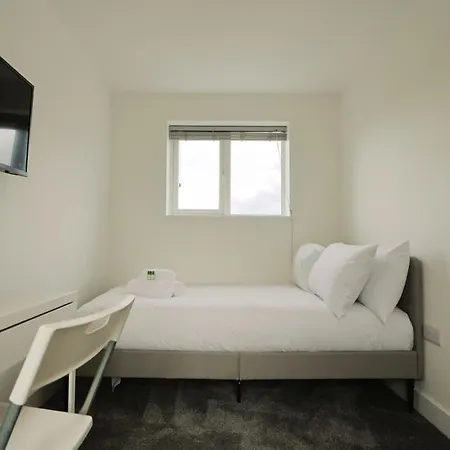 Bridgman Grove Five Bedrooms House